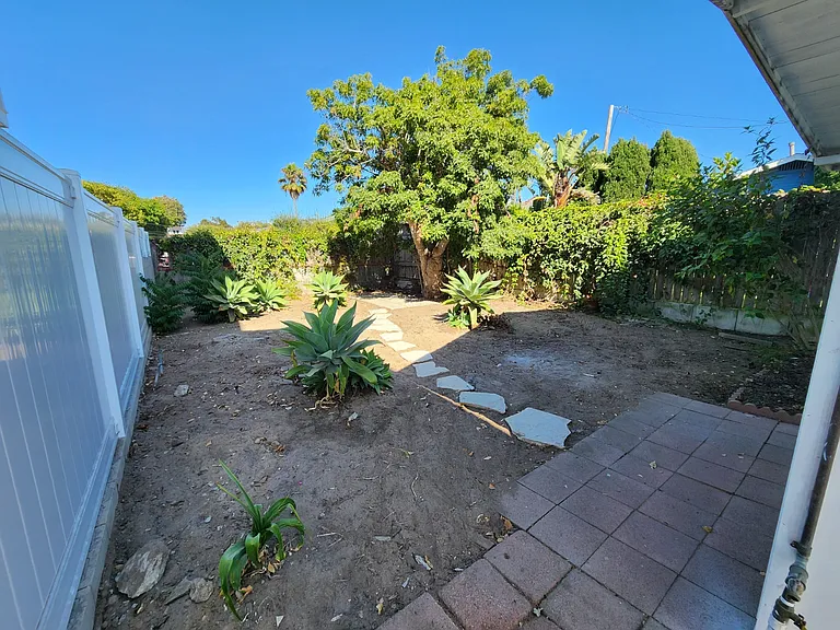 808 1/2 El Redondo Ave — Photo 6