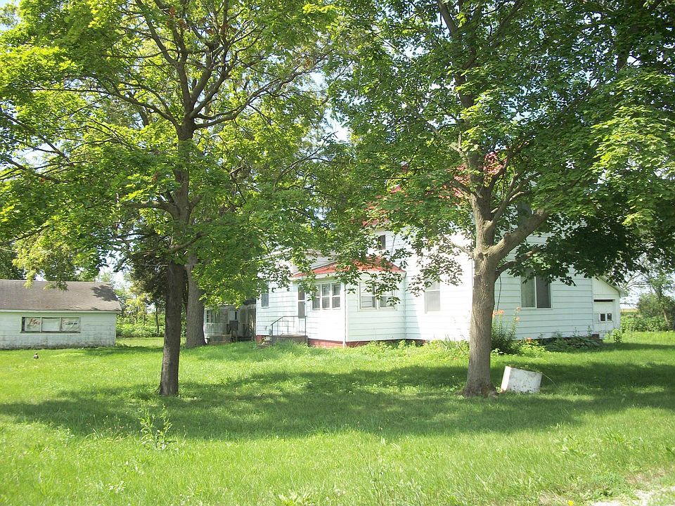 1st image of 300 W 1st St S
