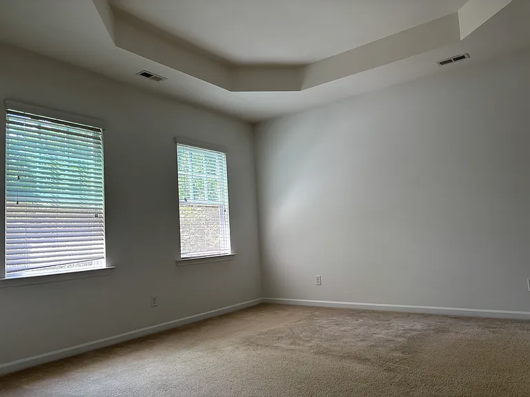 Royal Winchester Dr — Photo 22