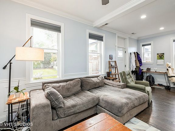 4th image of 2117 S 59th Ct