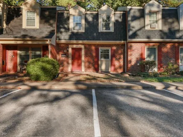 394 Circuit Ln Unit E, Newport News, VA 23608