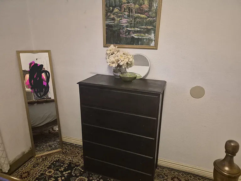 2121 Pleasanton St — Photo 2