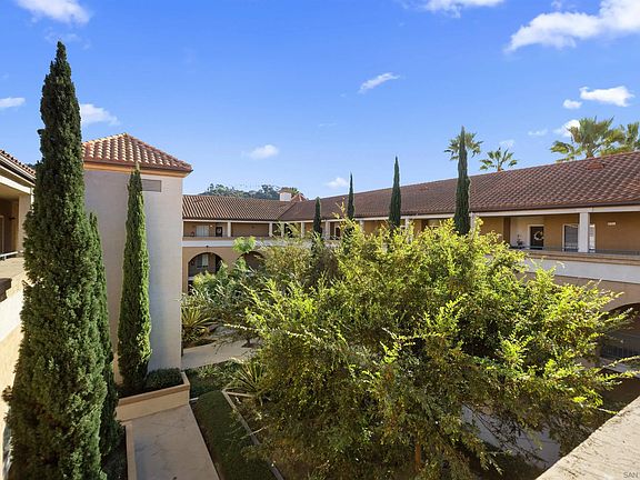 3rd image of 2250 Camino De La Reina Unit 309