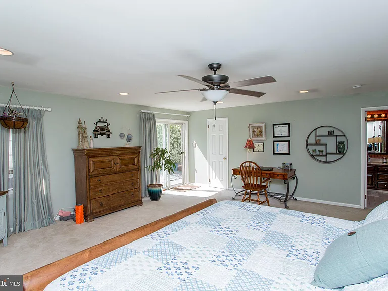 67 Townview Dr — Photo 22
