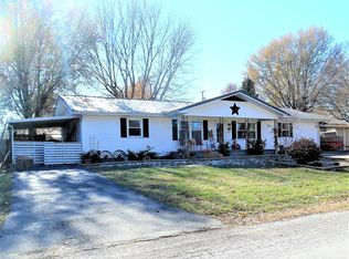 808 E Hadley St, Aurora, MO 65605