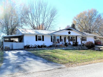 808 E Hadley St, Aurora, MO, 65605
