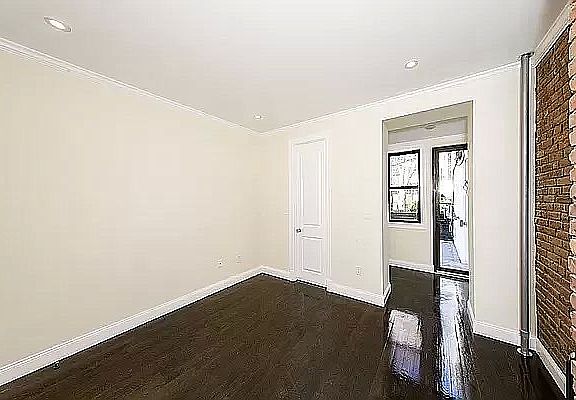 3rd image of 295 De Graw St #1R