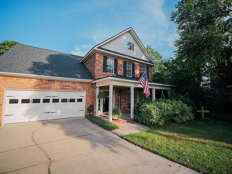 1st image of 825 Sonora Cir