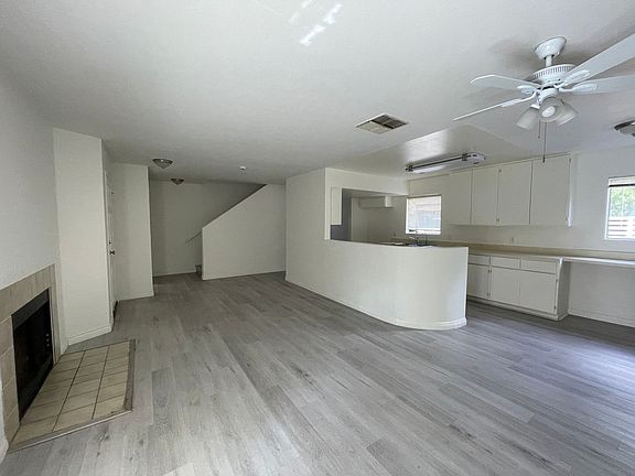 2nd image of 1589 N Hill Ave #2