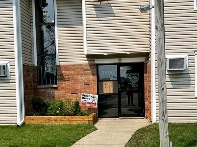 1st image of 3800 Bayside Dr Unit 6