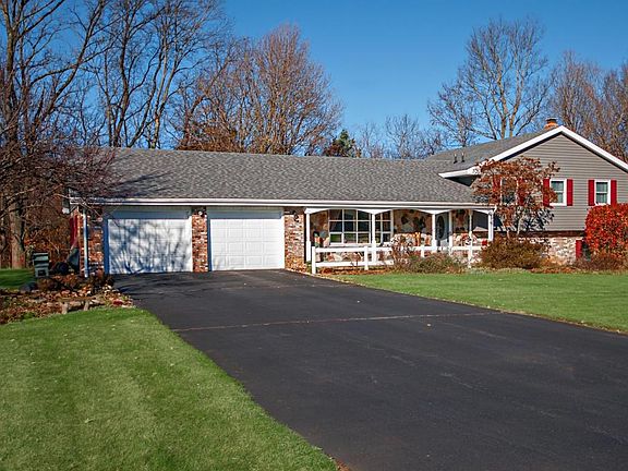 4th image of 1595 Louise Ln
