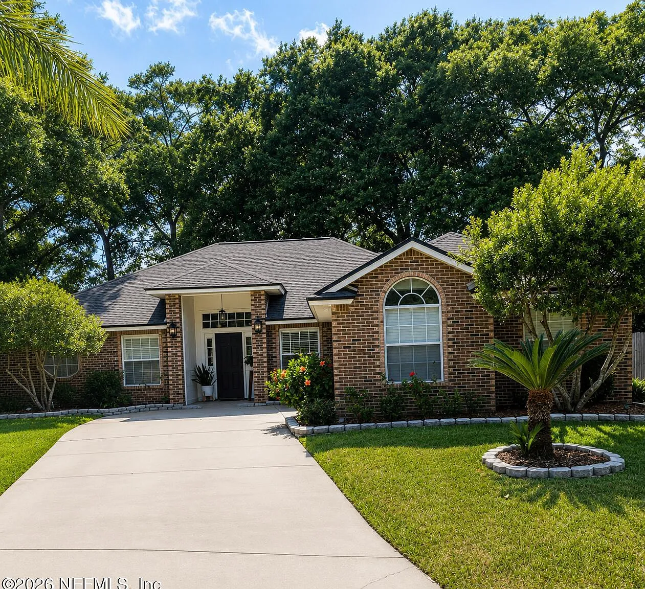 4 bed, 2.0 bath, 2092 sqft, $2,550 — Photo 1