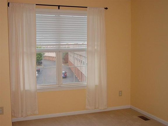 2nd image of 2705 Barclay Way