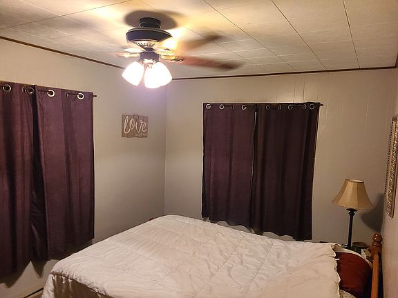 Main level bedroom