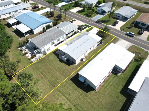 1012 Sebastian Rd, Barefoot Bay, FL 32976