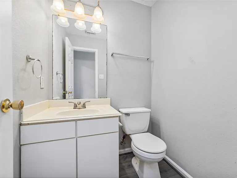 10810 Meadow Walk Ln — Photo 12