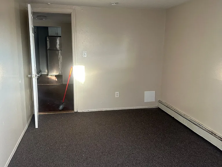 15 Essen Dr — Photo 5