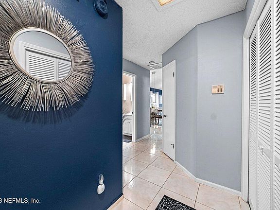 4th image of 3881 WINDRIDGE Court