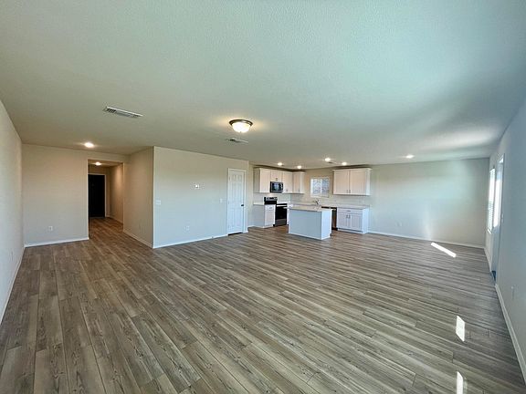 5th image of 433 Grenada Lake Dr