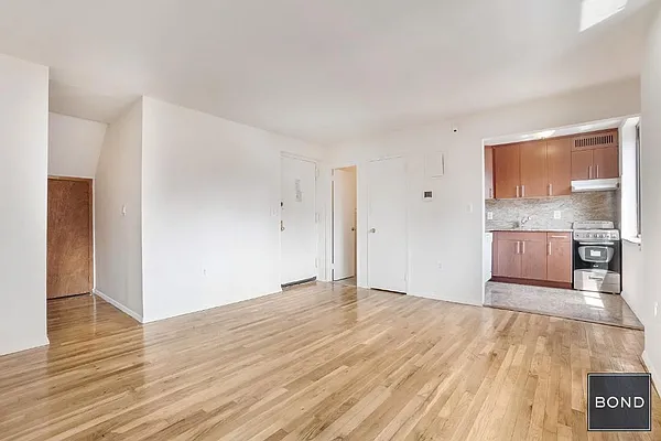 Rented by Bond New York | media 11