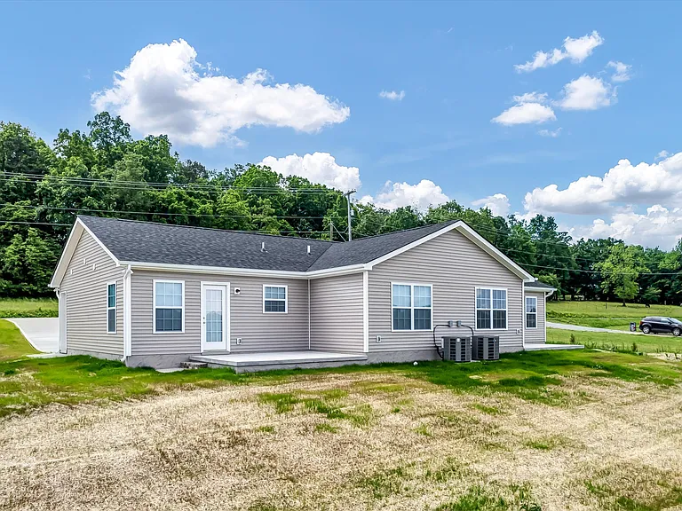 2020 McCleary Rd — Photo 3