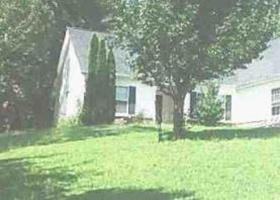 2nd image of 40 Holly Hill Dr