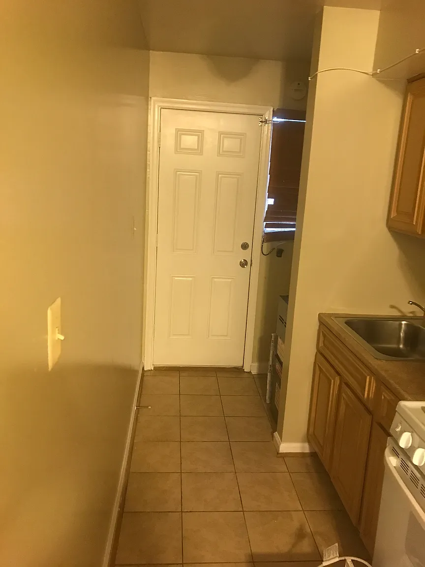 1709 Montello Ave NE photo 1