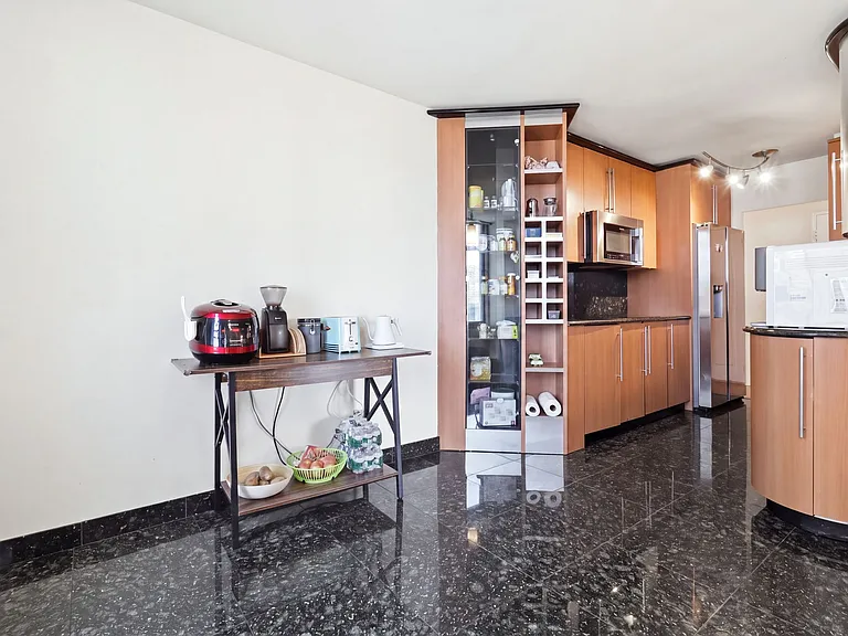 200 Winston Dr #720 — Photo 14