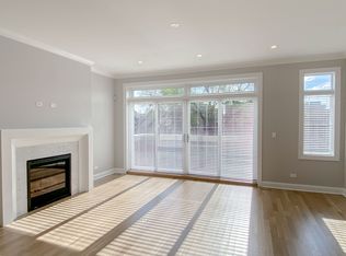 3347 1/2 N Kenmore Ave #3S, Chicago, IL 60657
