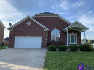 422 Cabernet Dr, Vine Grove, KY 40175