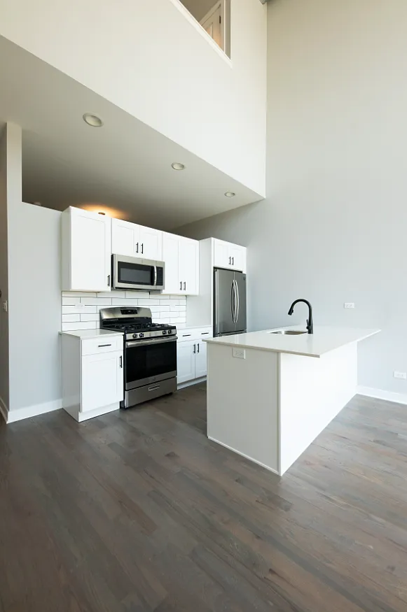 2 bed, 1077 sqft, $2,895 — Photo 2