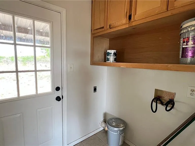 7100 N Seminary Rd — Photo 16