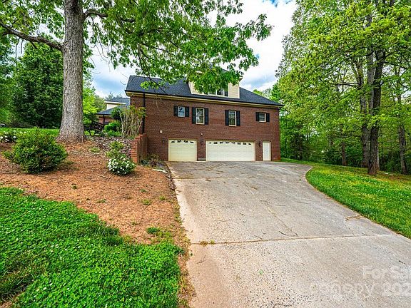 2nd image of 1454 Windemere Ln