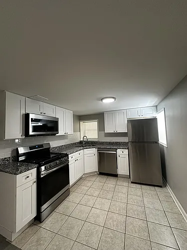 4233 W Potomac Ave Photo 1