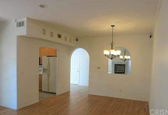 5th image of 17726 Kinzie St Unit 1