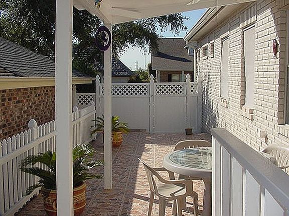 Patio-Center to Front 