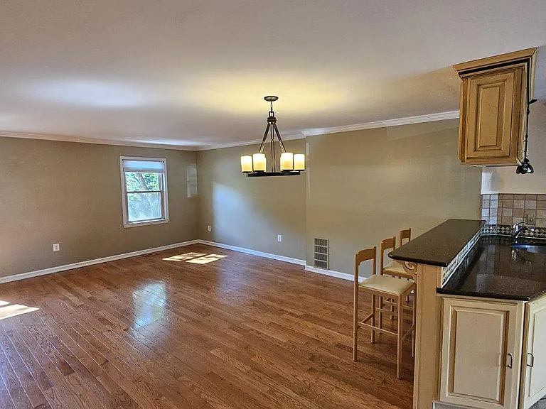 10218 Arizona Cir #16 — Photo 6