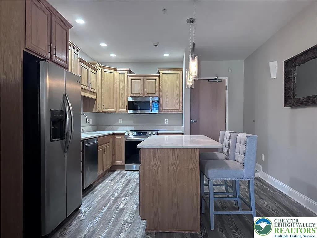 1 bed, 1.0 bath, 880 sqft, $1,595 — Photo 4