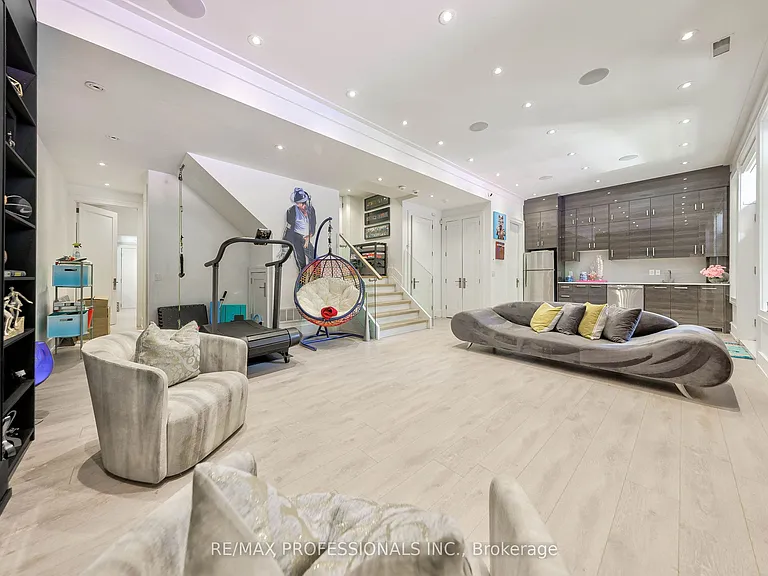 29 Avon Park Dr — Photo 47