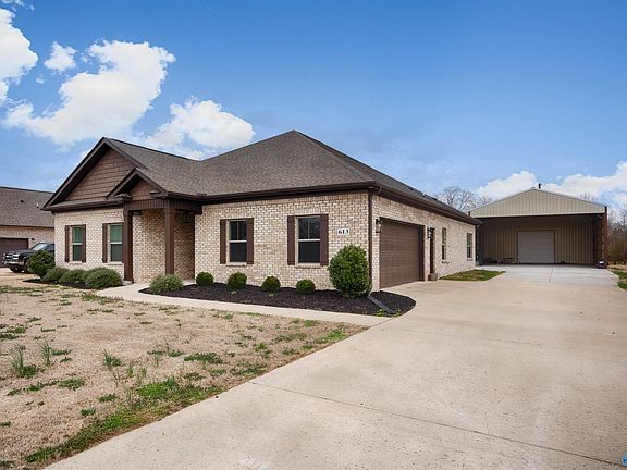 3rd image of 613 Walt Campbell Rd