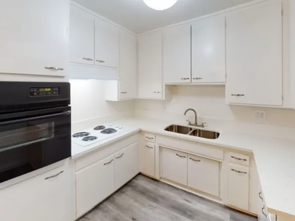 GL1 - Royal Gilmore, 11755 Gilmore St #310, North Hollywood, CA 91606