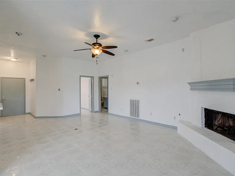 2538 Knights Cir — Photo 12