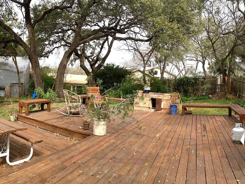 Relax among the trees in the back deck, and enjoy plenty of