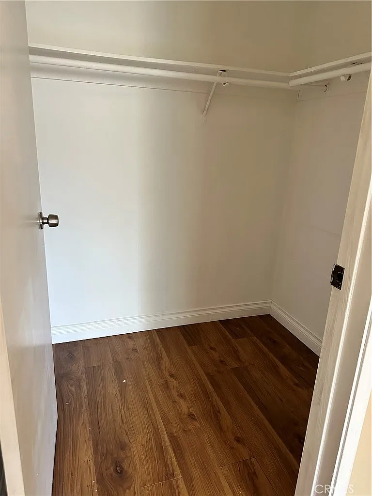2 bed, 1001 sqft, $2,400 — Photo 4