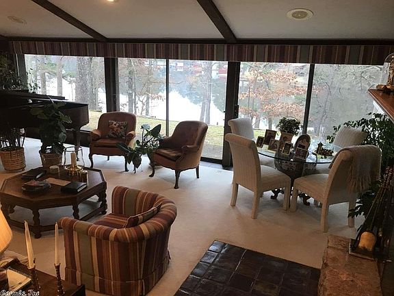 3rd image of 812 Woodland Lake Dr