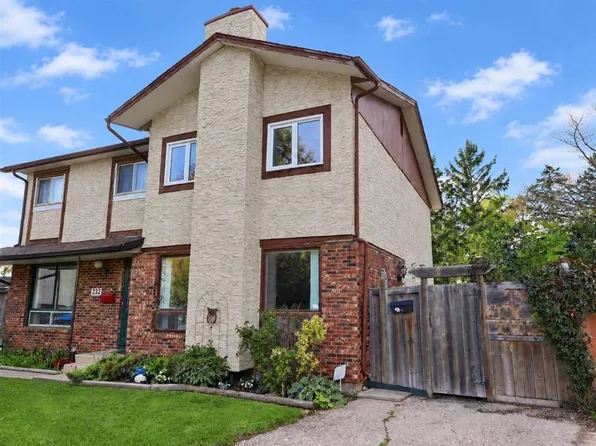 230 Lake Village Rd, Winnipeg, MB R3T 4M8