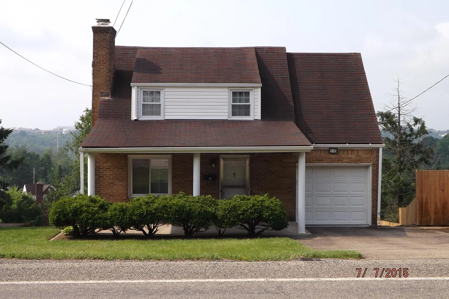 910 Brierly Ln photo 1