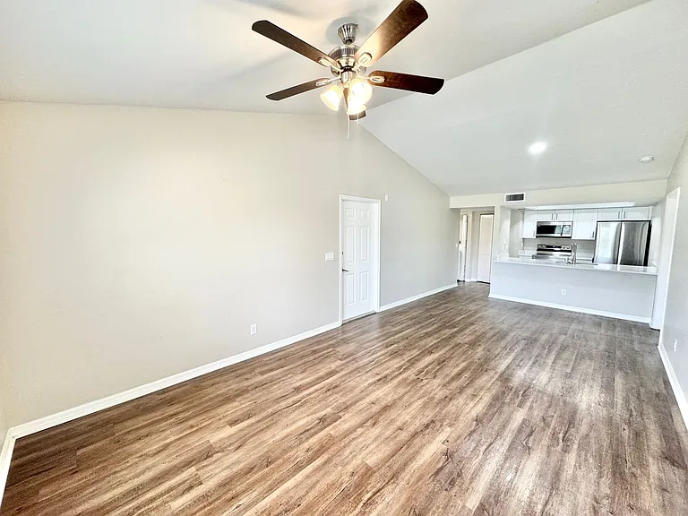 P (Lake Pointe Condo Rentals) — Photo 6