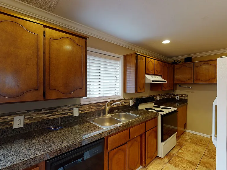 525 N Roosevelt St — Photo 6