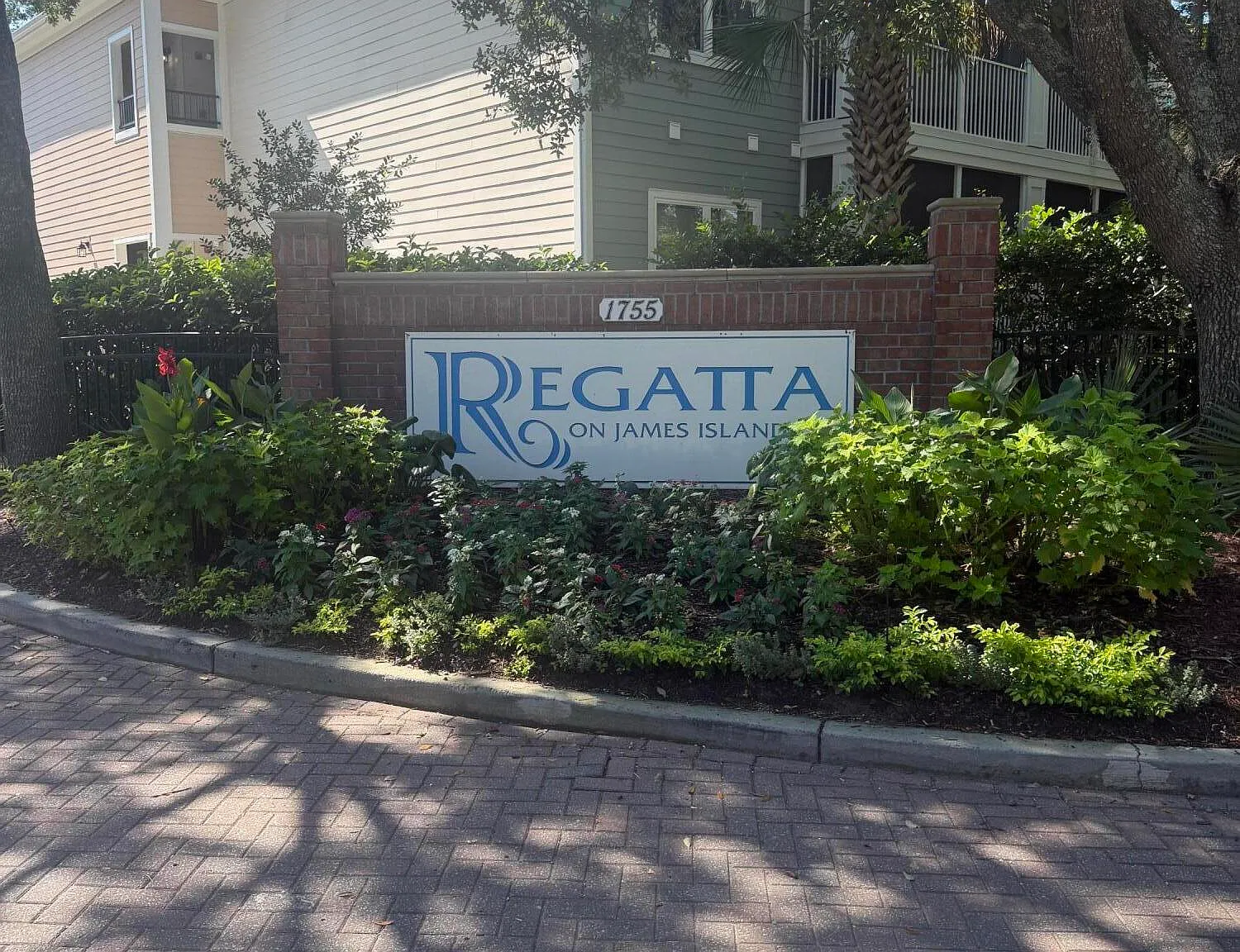 2 bed, 2.0 bath, 990 sqft, $2,500 — Photo 2